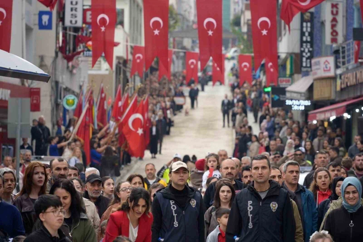 Artvin'de Cumhuriyet'in 103. yıl dönümü törenlerle kutlandı 3