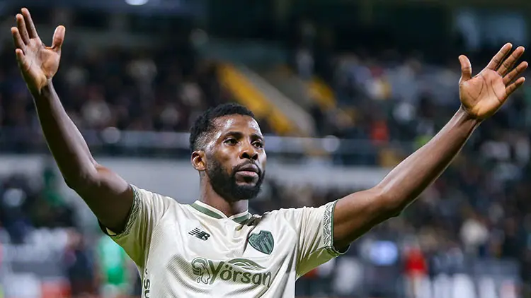Bursaspor'da tarihi rekor: Kelechi Iheanacho Türk futbol tarihine geçti! -  Son Dakika Spor Haberleri