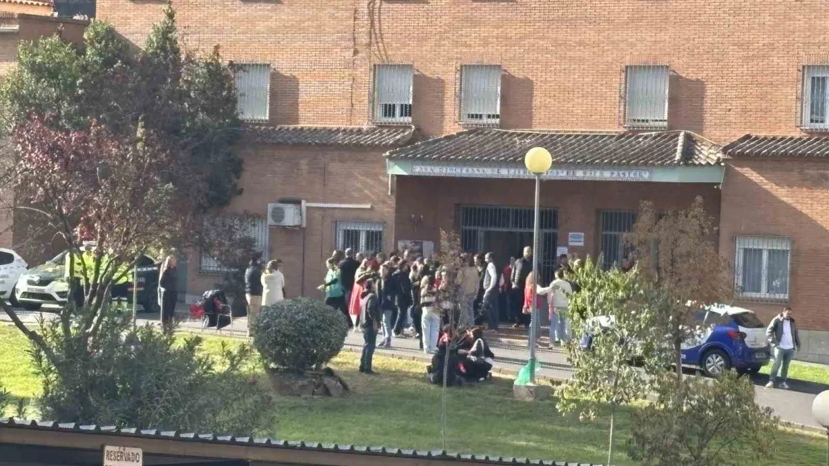 İspanya'daki tren kazasında kurban yakınları teşhis için DNA örneği veriyor 2
