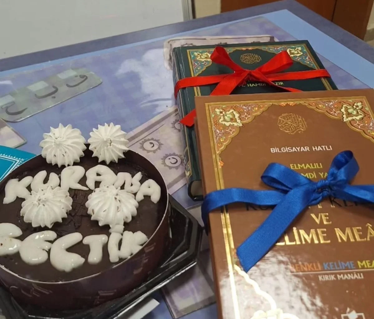 Simav'da kız yurdundaki öğrenciler 3 haftada Kur'an-ı Kerim okumaya geçti 3