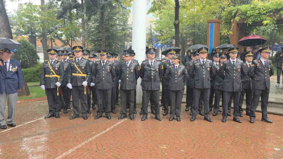 Ergani'de 29 Ekim Cumhuriyet Bayramı töreni yağmur altında yapıldı 1