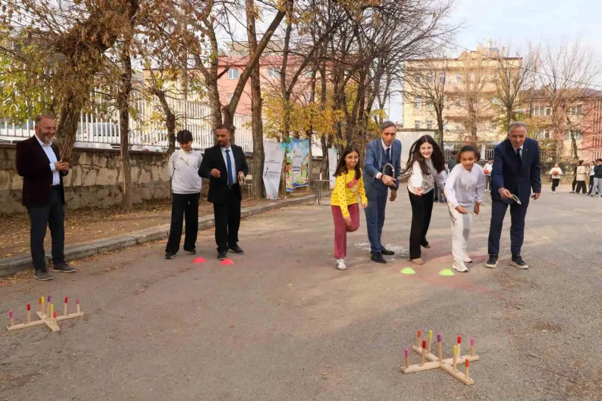Bayburt'taki 4 okulda 'Maarifin Kalbinde Oyun' etkinliği düzenlendi 1