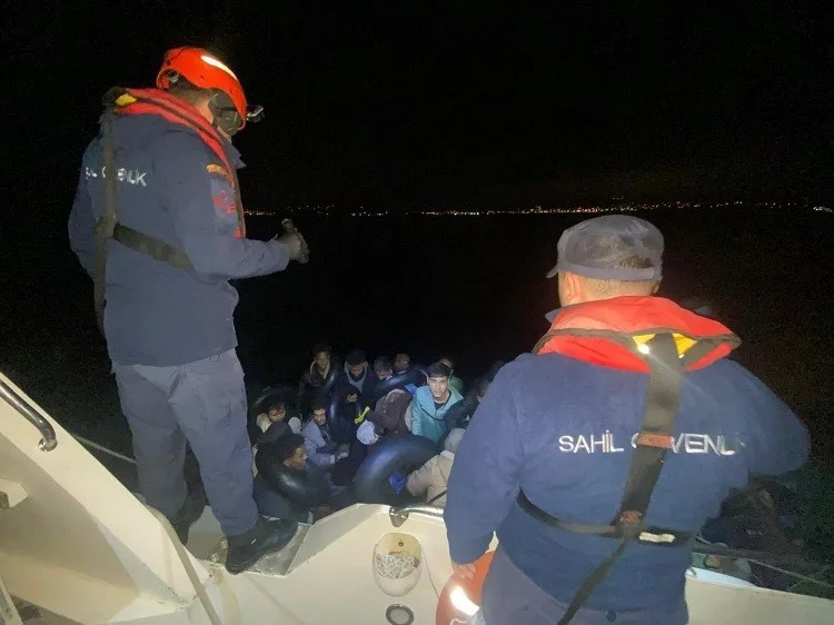 İzmir'de karada ve denizde operasyon: 76 düzensiz göçmen yakalandı 4