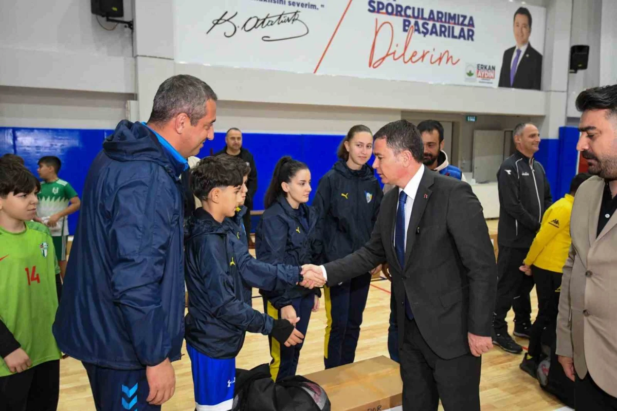 Osmangazi'de 69 amatör spor kulübüne ekipman desteği sağlandı 2