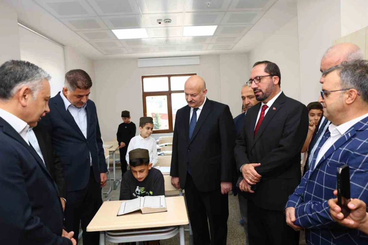 Adıyaman'da yapımı tamamlanan cami ve hafızlık kursu hizmete açıldı 3