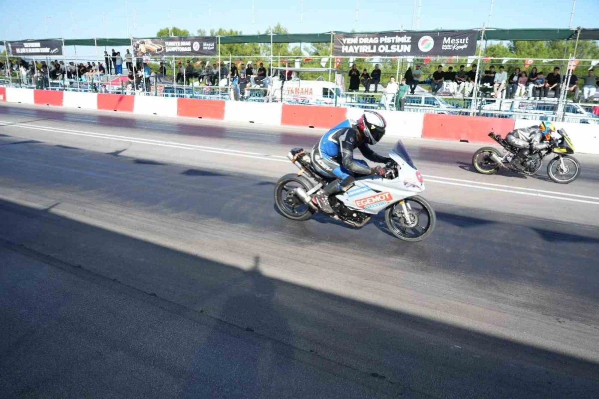 Türkiye MotoDrag Şampiyonası'nın 4. ayağında final heyecanı Kepez'de yaşanıyor 3