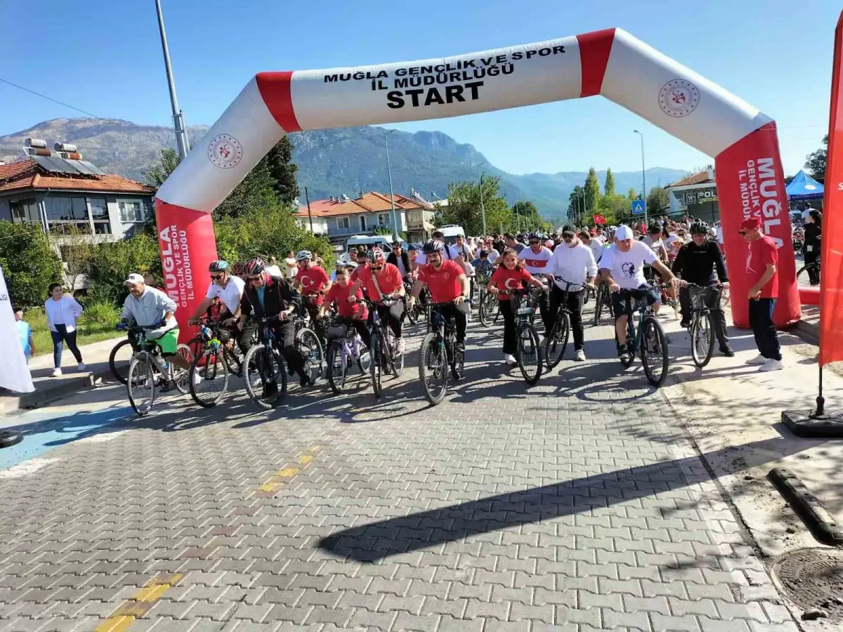 Köyceğiz'de Cumhuriyet coşkusuyla pedallar çevrildi 4
