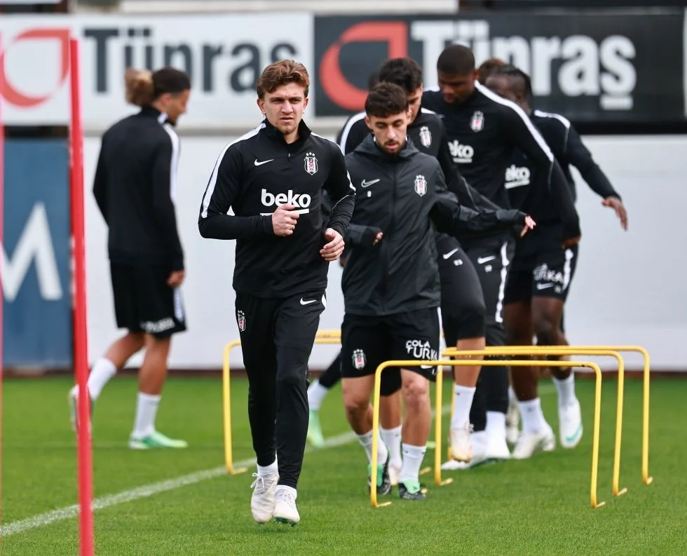 Beşiktaş, Başakşehir maçı hazırlıklarına izin dönüşü başladı 2