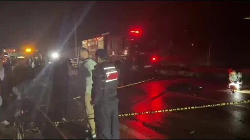 Sakarya'da 3 aracın karıştığı kazada 2 kişi hayatını kaybetti, 3 kişi yaralandı