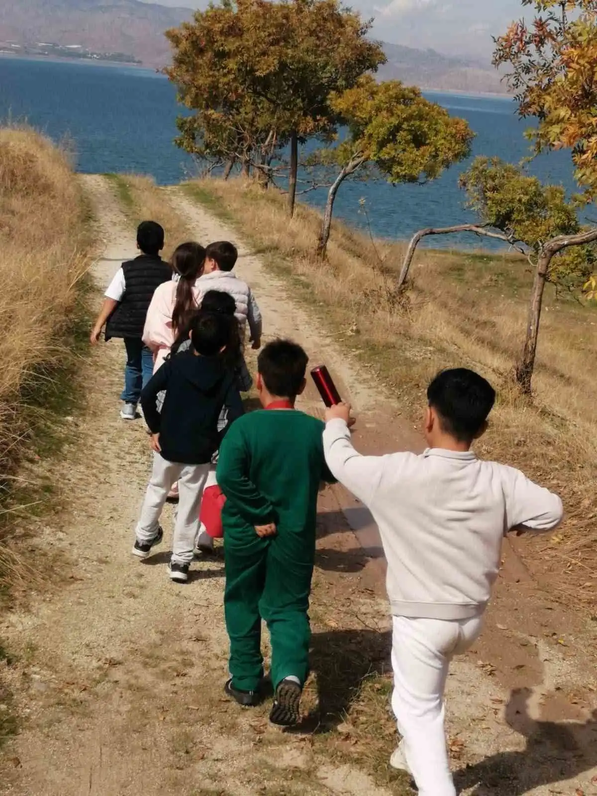 Elazığ'da ilkokul öğrencileri doğa eğitimi ve kuş gözlem etkinliğine katıldı 4