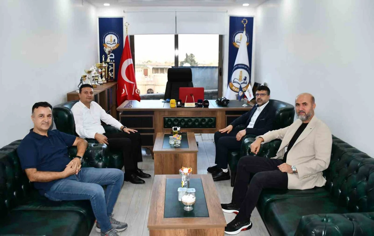 NUSAYBİN KAYMAKAMI GÜRSEL TEMURCİ, MARDİN GAZETECİLER, YAZARLAR VE EĞİTİM DERNEĞİNİ (MAGYED)...