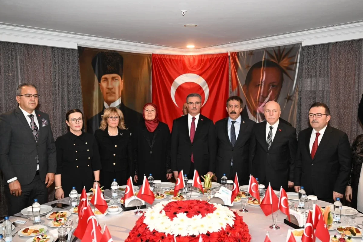 Erzurum'da Cumhuriyet'in 103. yıl dönümü coşkusu kabul töreniyle yaşandı 5