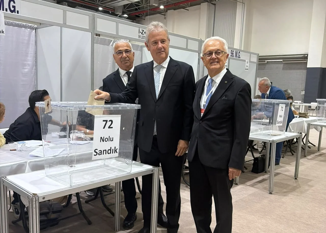YÖNETİM KURULU BAŞKANLIĞINA TEK ADAY OLARAK GİREN MEVCUT BAŞKAN MAHMUT ÖZGENER, SANDIK BAŞINA...