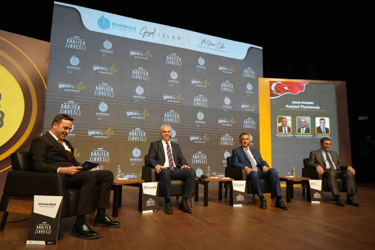 Başiskele'de düzenlenen kariyer zirvesi gençlerle uzmanları buluşturdu 1