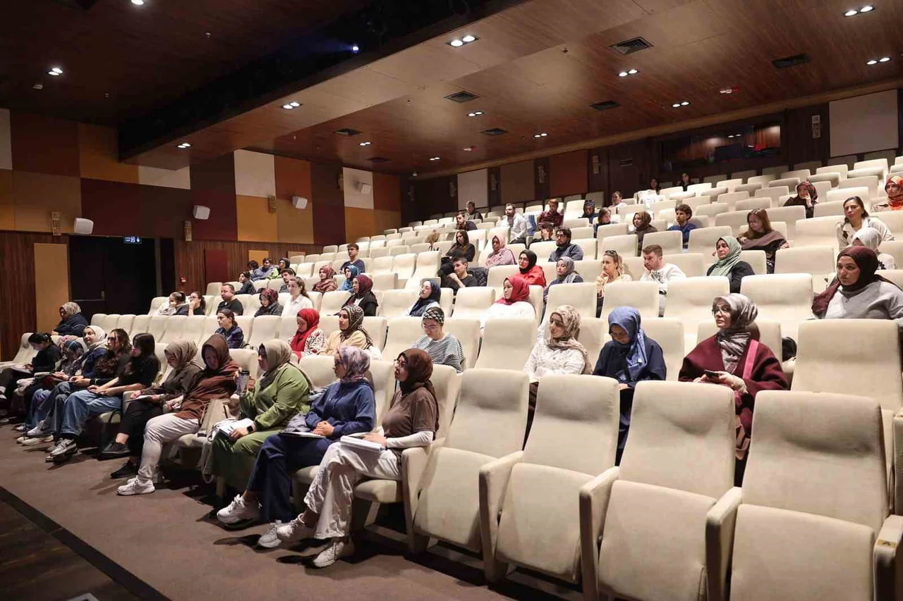 SAKARYA'DA KPSS ÖN LİSANS ADAYLARINA YÖNELİK DÜZENLENEN GENEL TEKRAR PROGRAMI ADAPAZARI KÜLTÜR...