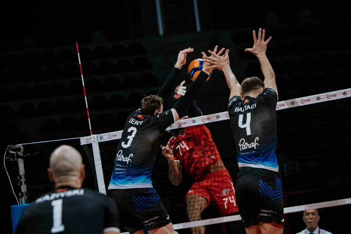 Efeler Ligi'nde beş setlik heyecan: Spor Toto evinde Halkbank'a boyun eğdi 1