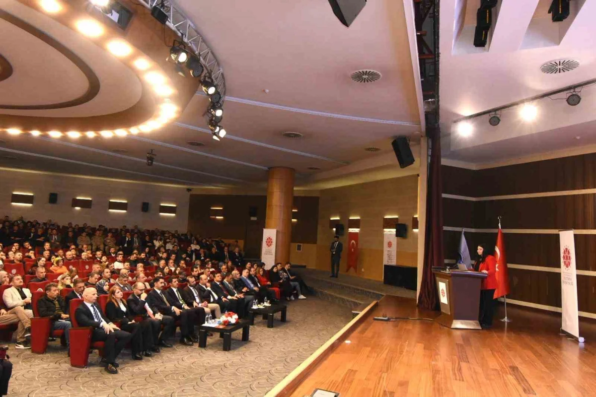 Erzurum'da 'İletişim Yüzyılı' eğitim programı başladı 1
