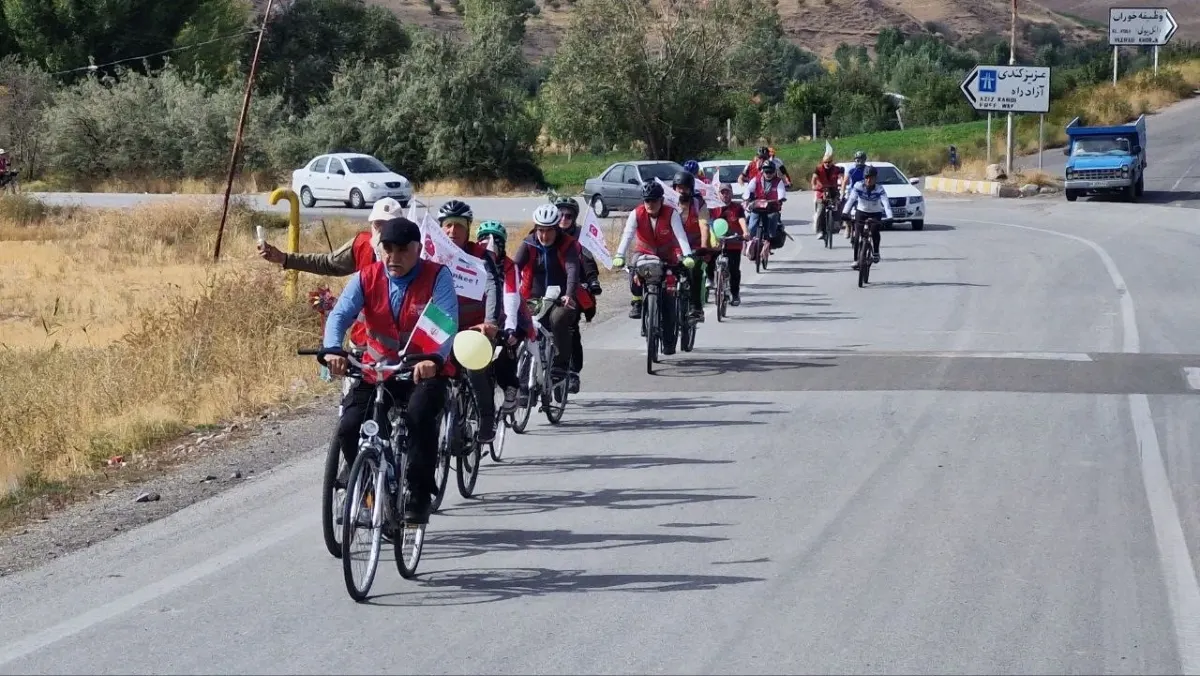 Bergamalı Emine Aktürk İran'daki çocuklar için 3 bin kilometre pedal çevirdi 2