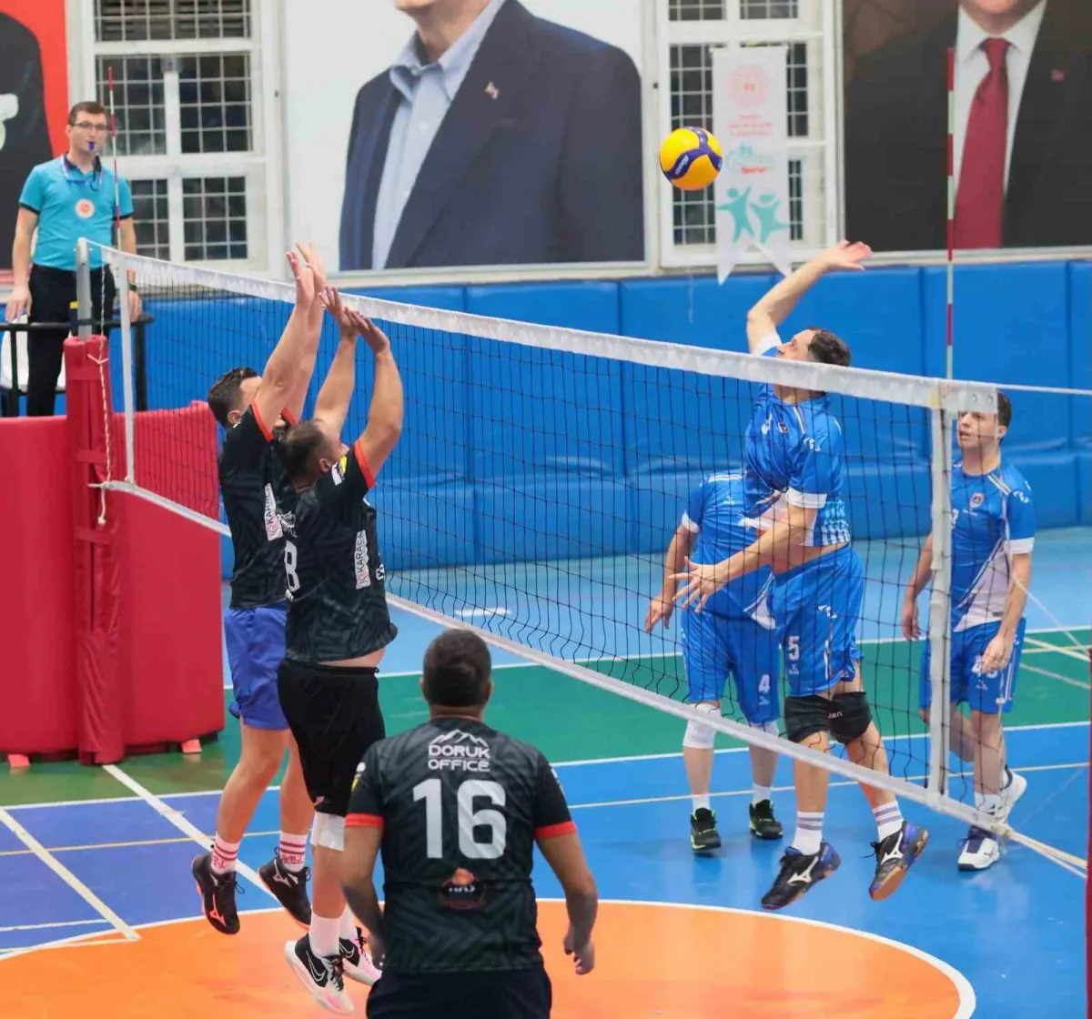 Denizli'de Kamu Spor Oyunları şampiyonları kupalarını aldı 3