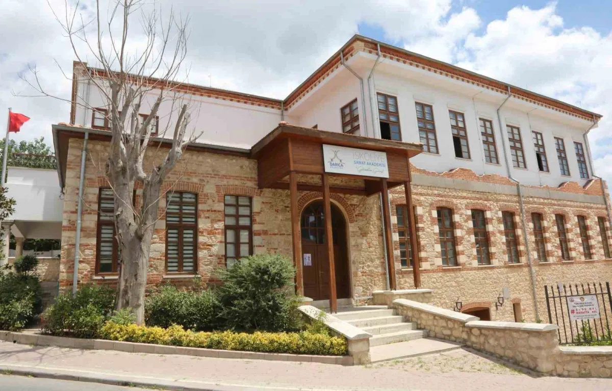 Darıca'daki Tarihi İskoliye Mektebi konservatuvara dönüştürüldü 3