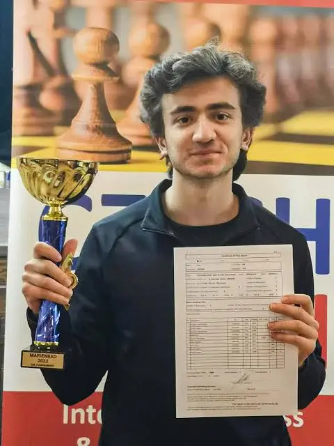 Büyükusta Işık Can uluslararası arenada Türkiye'yi temsil ediyor., yapay zekayla üretilmiş