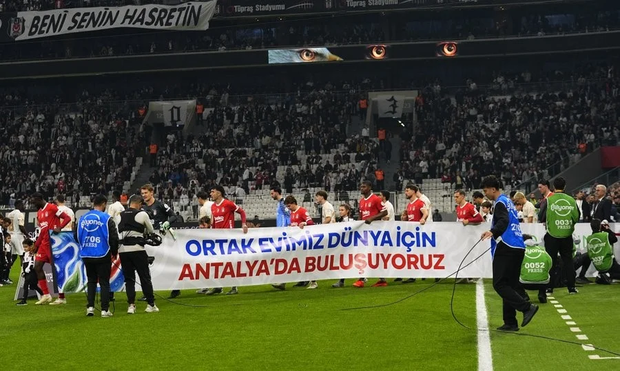 Süper Lig takımları sahaya COP31 pankartıyla çıktı 2