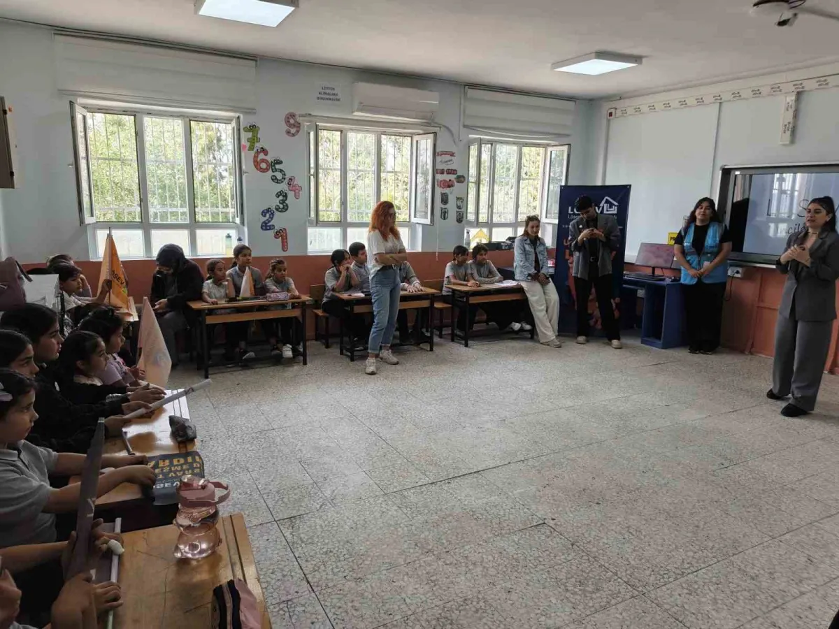 Adana'da köy okulu öğrencilerine lösemi farkındalığı eğitimi 2