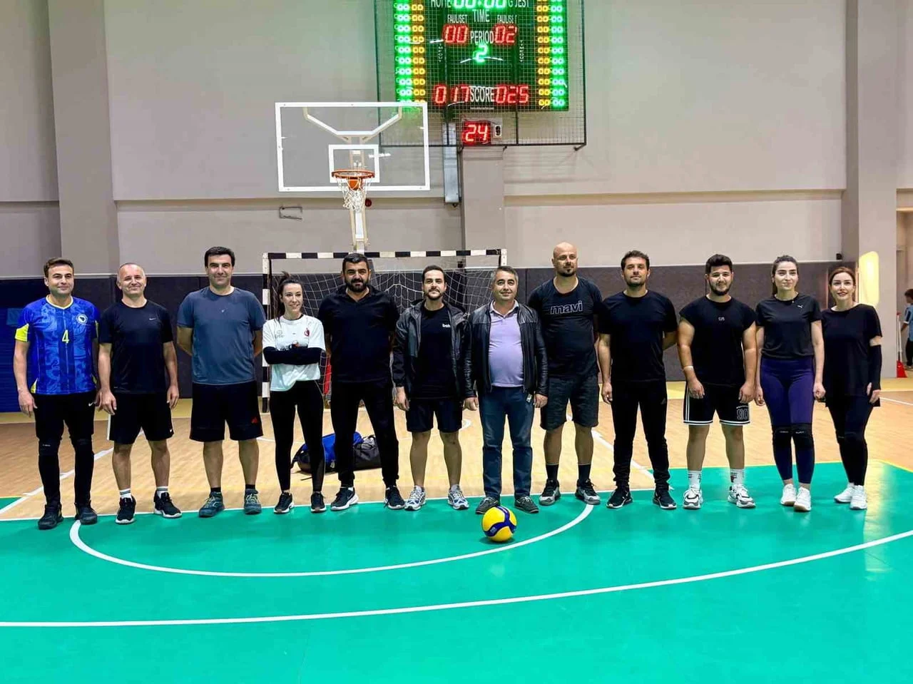 AYDIN’IN KOÇARLI İLÇESİNDE 29 EKİM CUMHURİYET BAYRAMI ETKİNLİKLERİ KAPSAMINDA DÜZENLENEN VOLEYBOL...