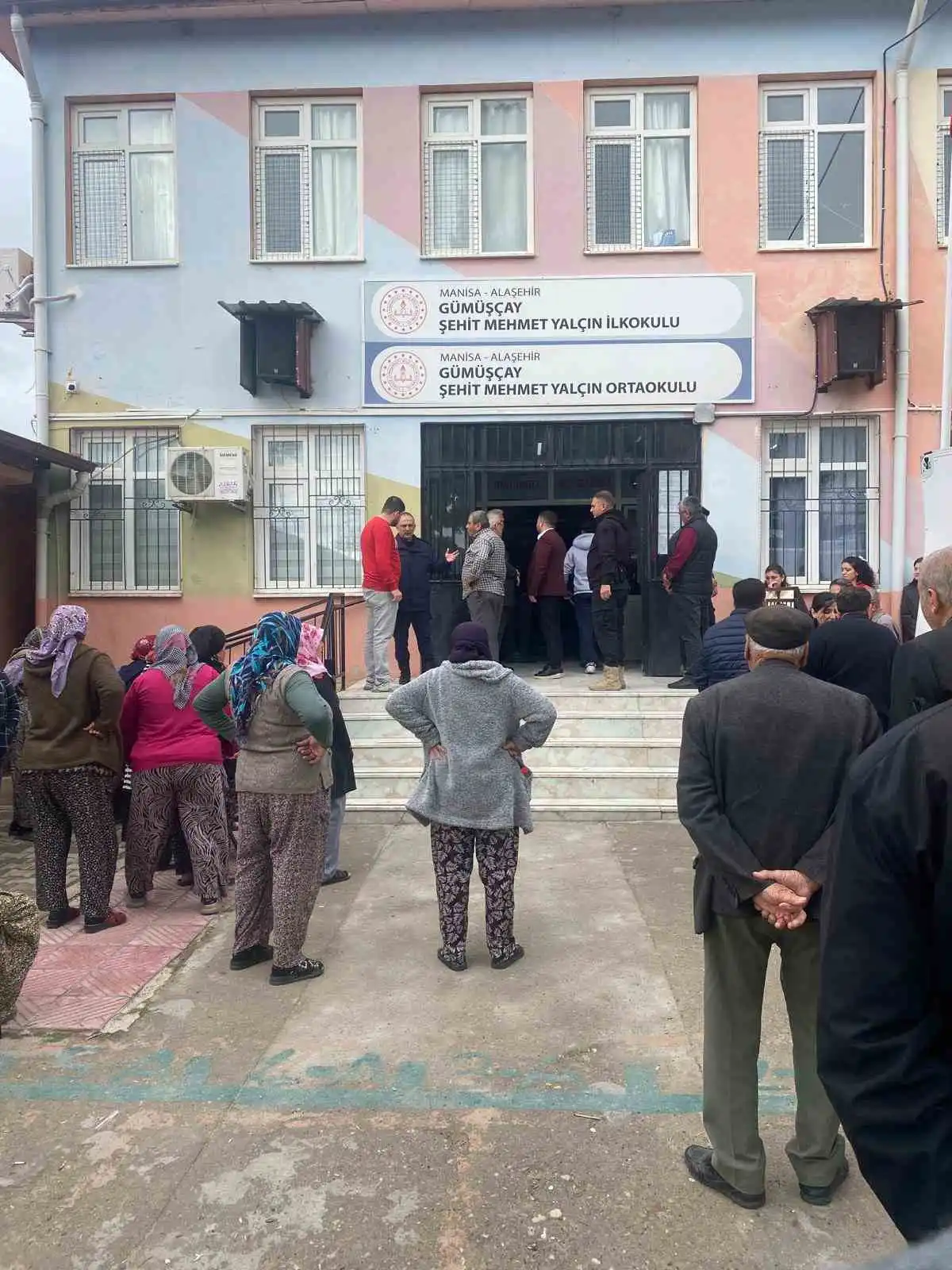 Görev yaptığı okulda baygın bulunan 57 yaşındaki hizmetli yaşamını yitirdi 3