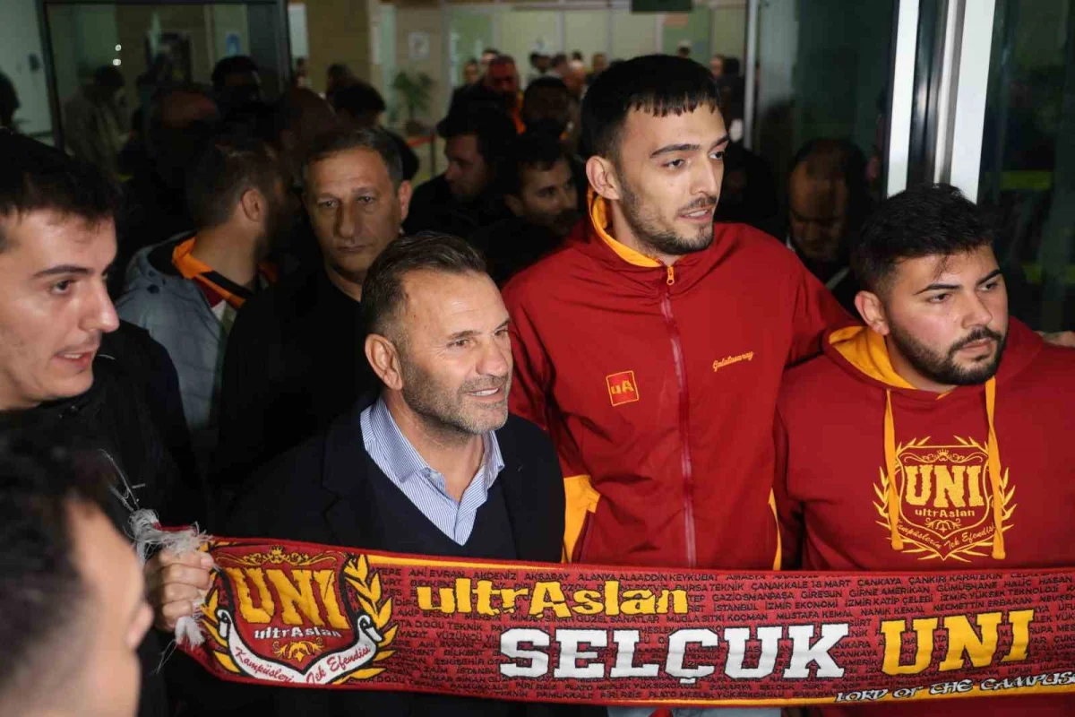Galatasaray kafilesi Konyaspor maçı için Konya'ya ulaştı 2