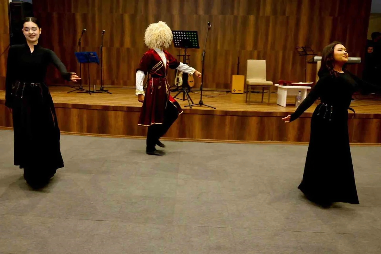 BİLECİK’TE ÖĞRENCİ YURDUNDA KAFKAS RÜZGÂRI