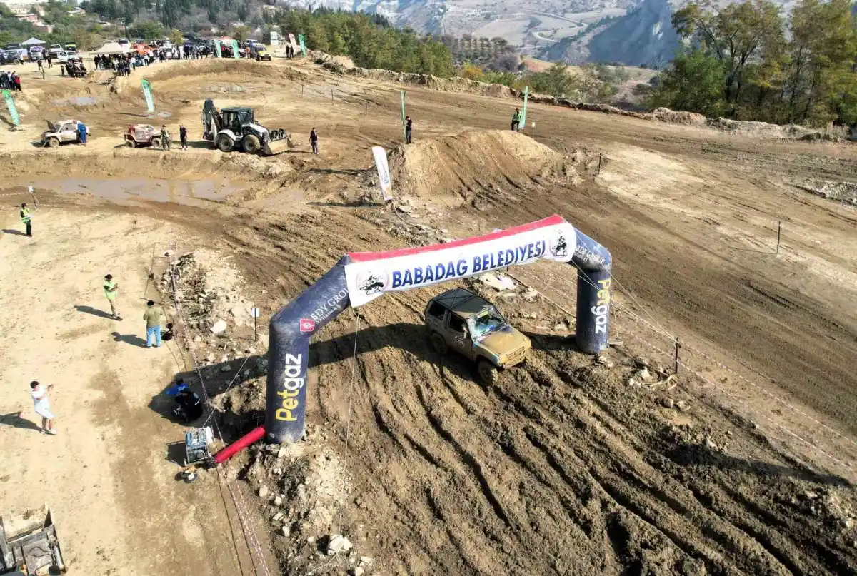 Babadağ'da 8. Babafest heyecanı: Arazi araçları zorlu parkurda yarıştı 1