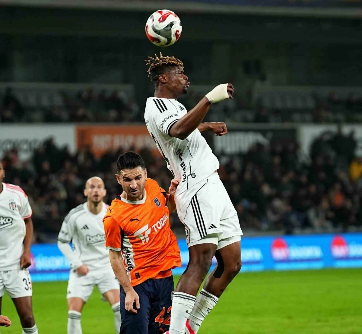 Beşiktaş ile Başakşehir Süper Lig'de 25. randevuda 2