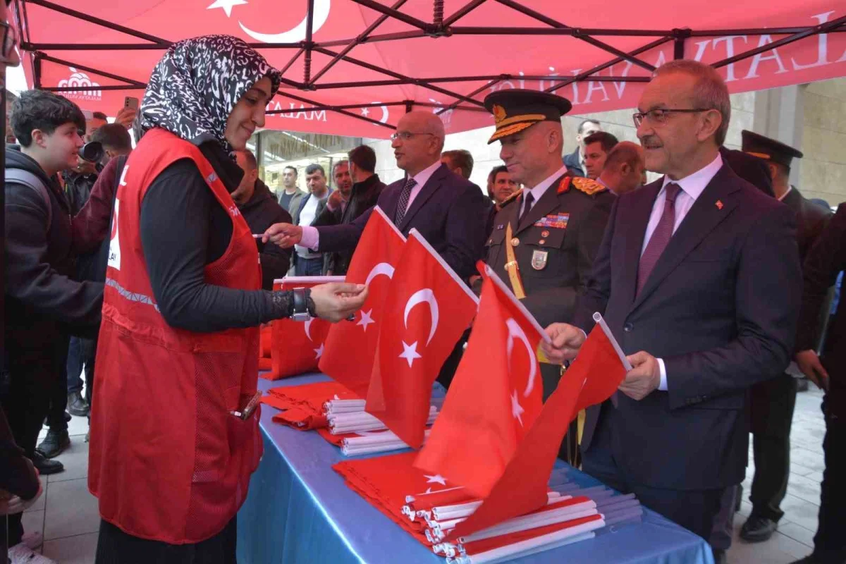 Malatya'da Cumhuriyet Bayramı coşkusu törenlerle başladı 3