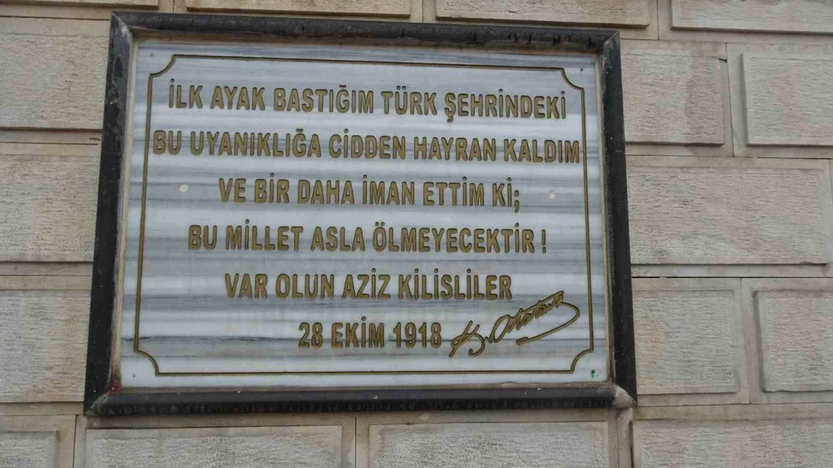 Kilis'te törendeki çocukların askerlerle saygı duruşu duygulandırdı 5
