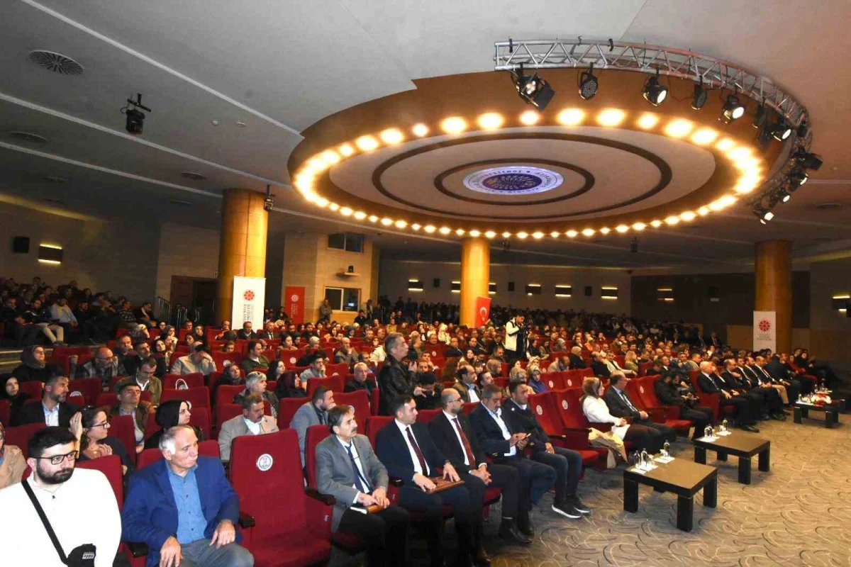 Erzurum'da 'İletişim Yüzyılı' eğitim programı başladı 4