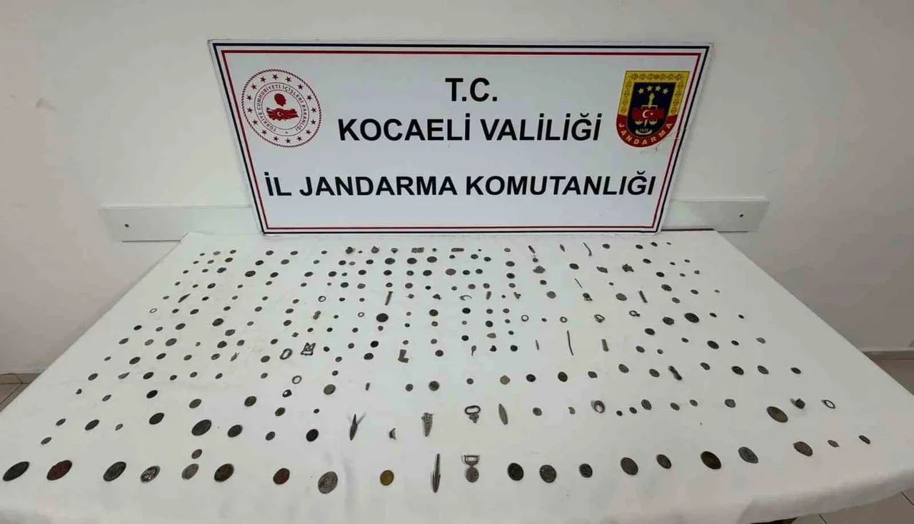 KOCAELİ’DE JANDARMA EKİPLERİNİN KAÇAKÇILIKLA MÜCADELE KAPSAMINDA DÜZENLEDİĞİ OPERASYONLARDA 6 TON...