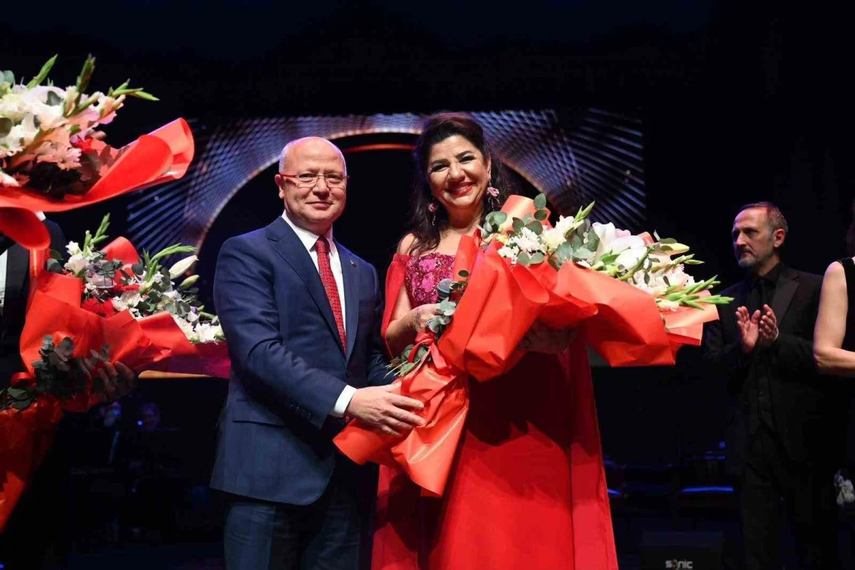 Bursa'da sanat müziği ustaları aynı sahnede buluştu 4