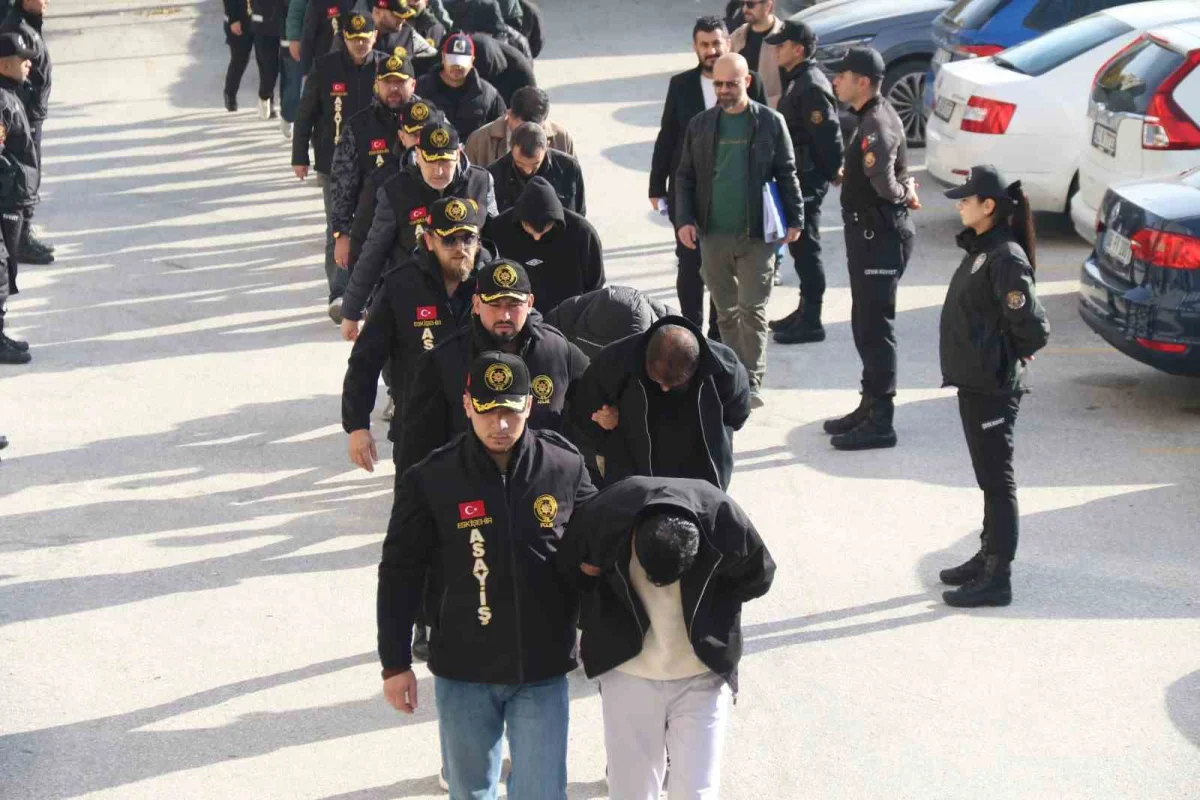 Eskişehir merkezli fuhuş operasyonunda 17 şüpheli adliyeye sevk edildi 3
