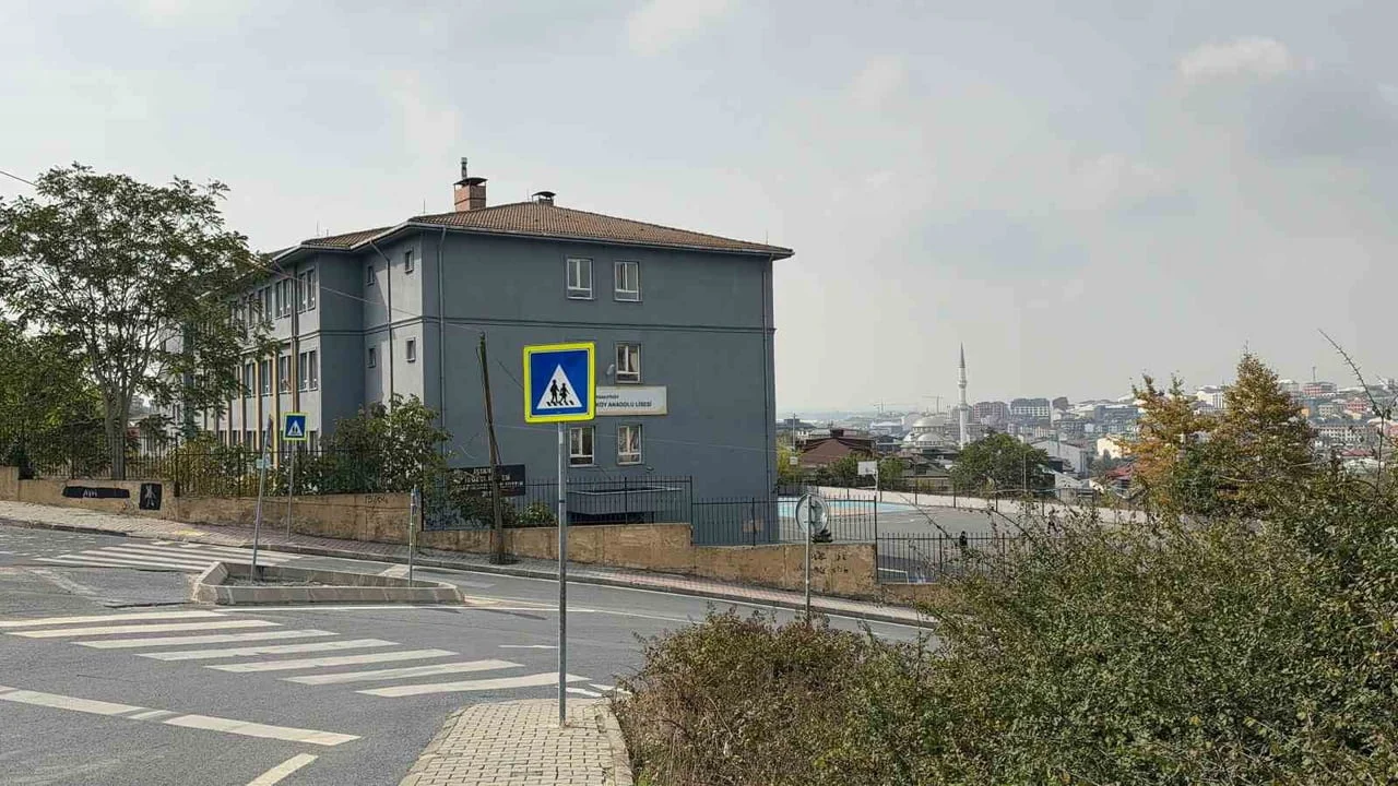 ARNAVUTKÖY ANADOLU LİSESİ