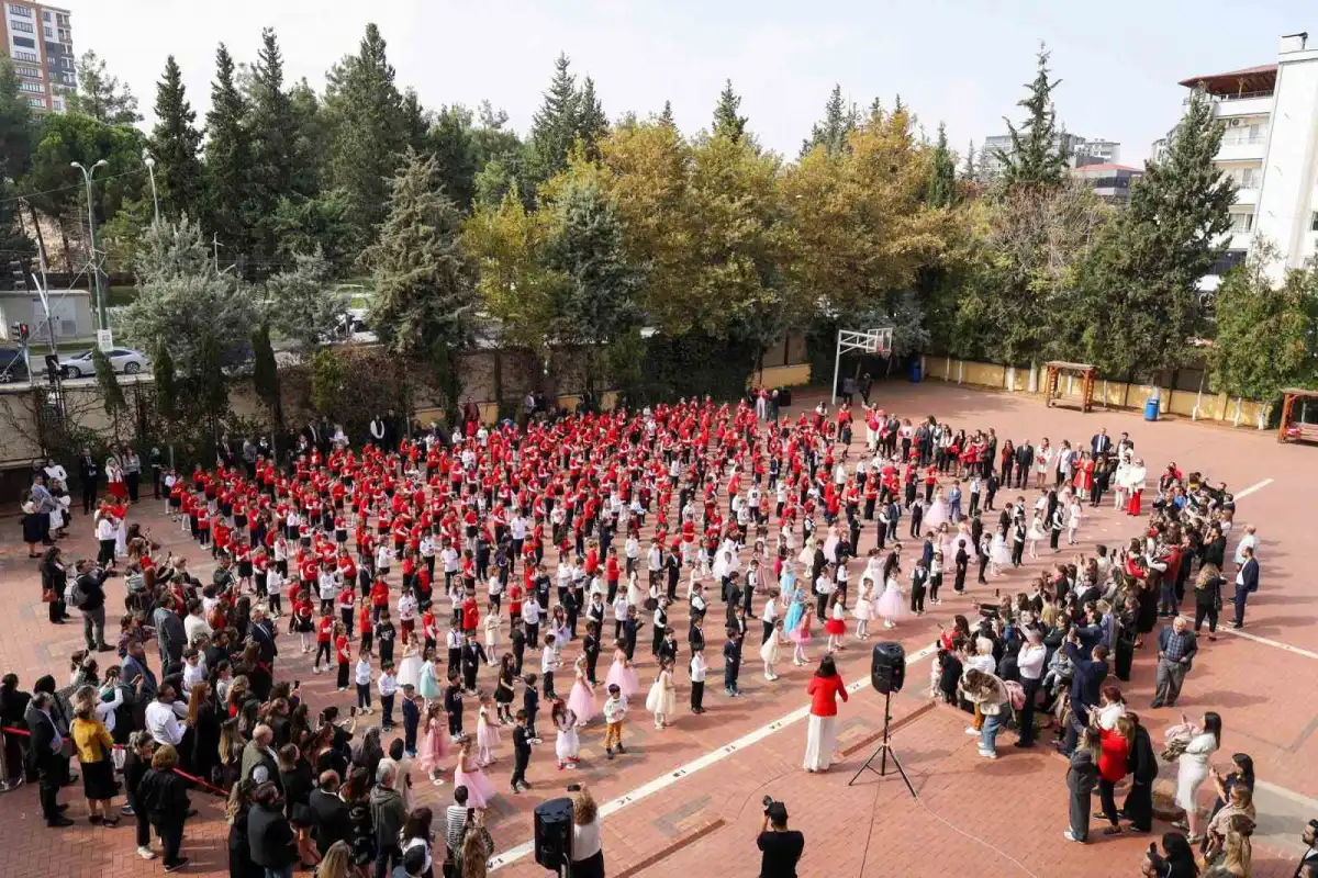 Gaziantep'te GKV öğrencileri 103. yıl dönümünü kortejle kutladı 3