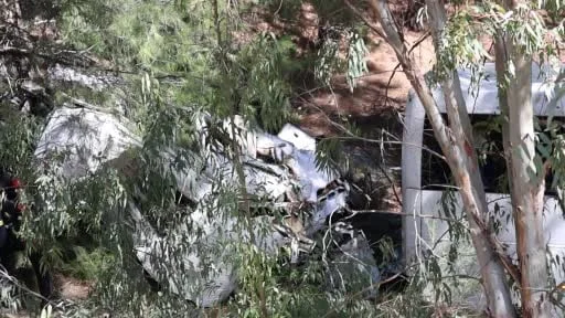 Turistleri taşıyan otobüs şarampole uçtu: 2 ölü, 9 yaralı