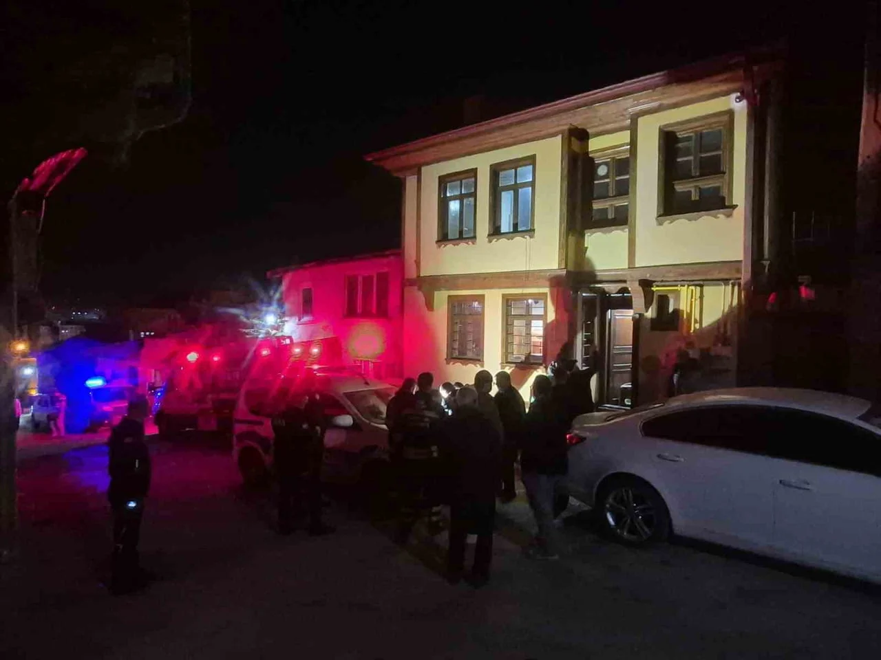 ESKİŞEHİR'DE YAKLAŞIK 10 GÜNDÜR KENDİSİNDEN HABER ALINAMAYAN VE EKİPLERİ TEYAKKUZA GEÇİREN ŞAHSIN...