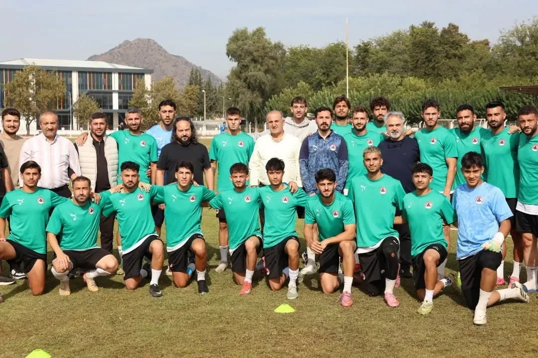 İNCİRLİOVA BELEDİYESPOR’UN SEZON AÇILIŞINA KATILAN BELEDİYE BAŞKANI AYTEKİN KAYA, PROFESYONELLİĞE...