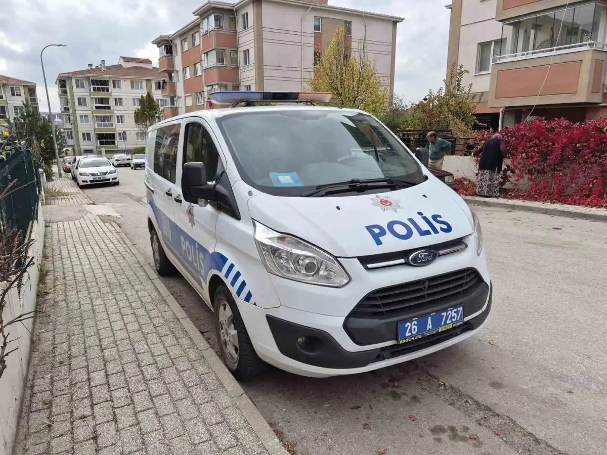 Eskişehir'de 2 yaşındaki çocuk ikinci kattan düştü 3