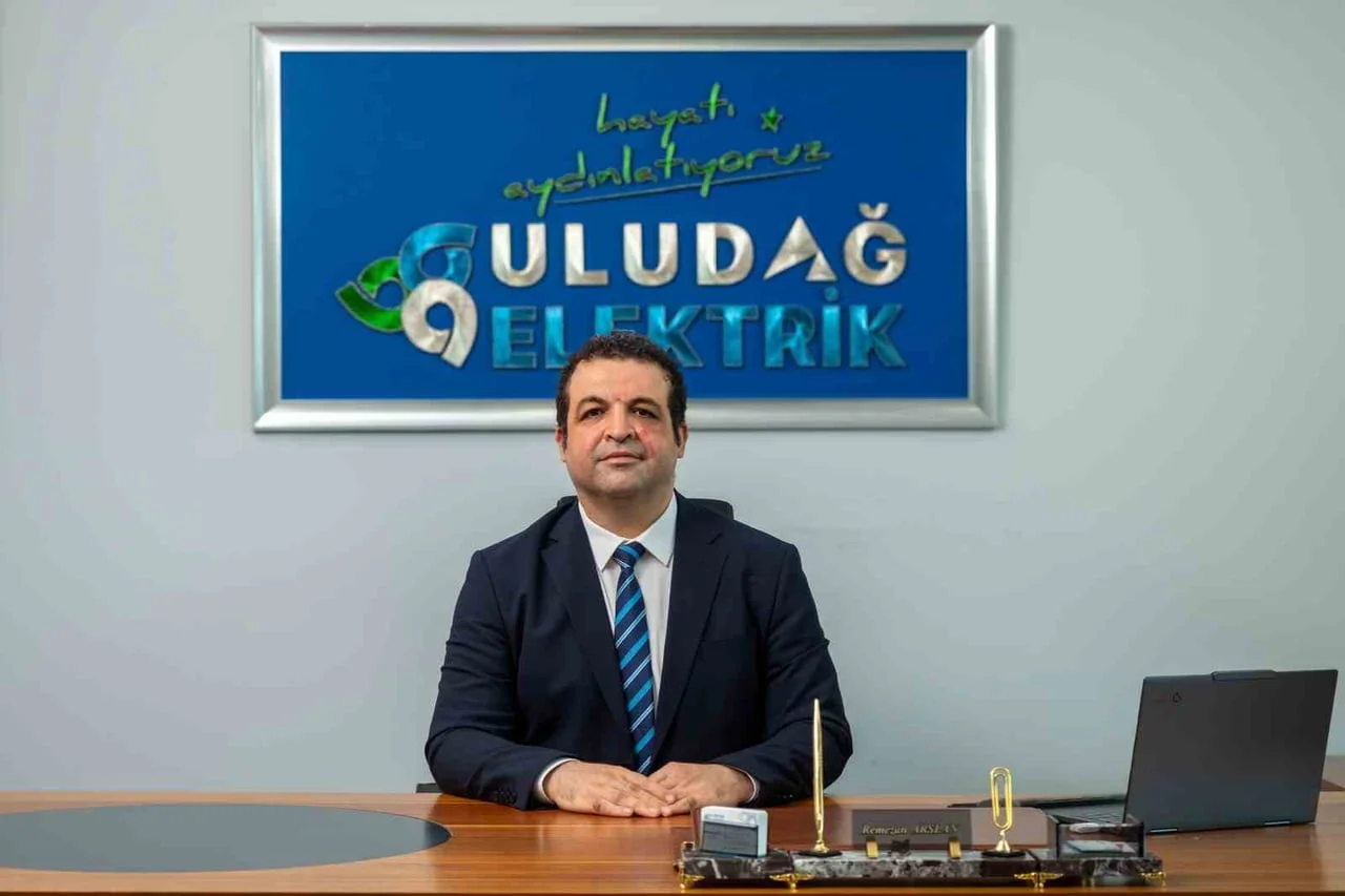 ULUDAĞ ELEKTRİK GENEL MÜDÜRÜ REMEZAN ARSLAN, SOSYAL FATURALAR PROJESİNİN ŞİRKETİN TOPLUMSAL FAYDA...