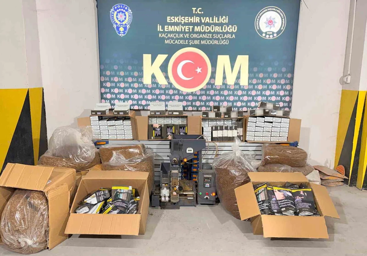 ESKİŞEHİR'DE POLİS EKİPLERİNCE YAPILAN ÇALIŞMALAR SONUCUNDA BİN LİTRE ETİL ALKOL, 36 BİN 200 DAL...