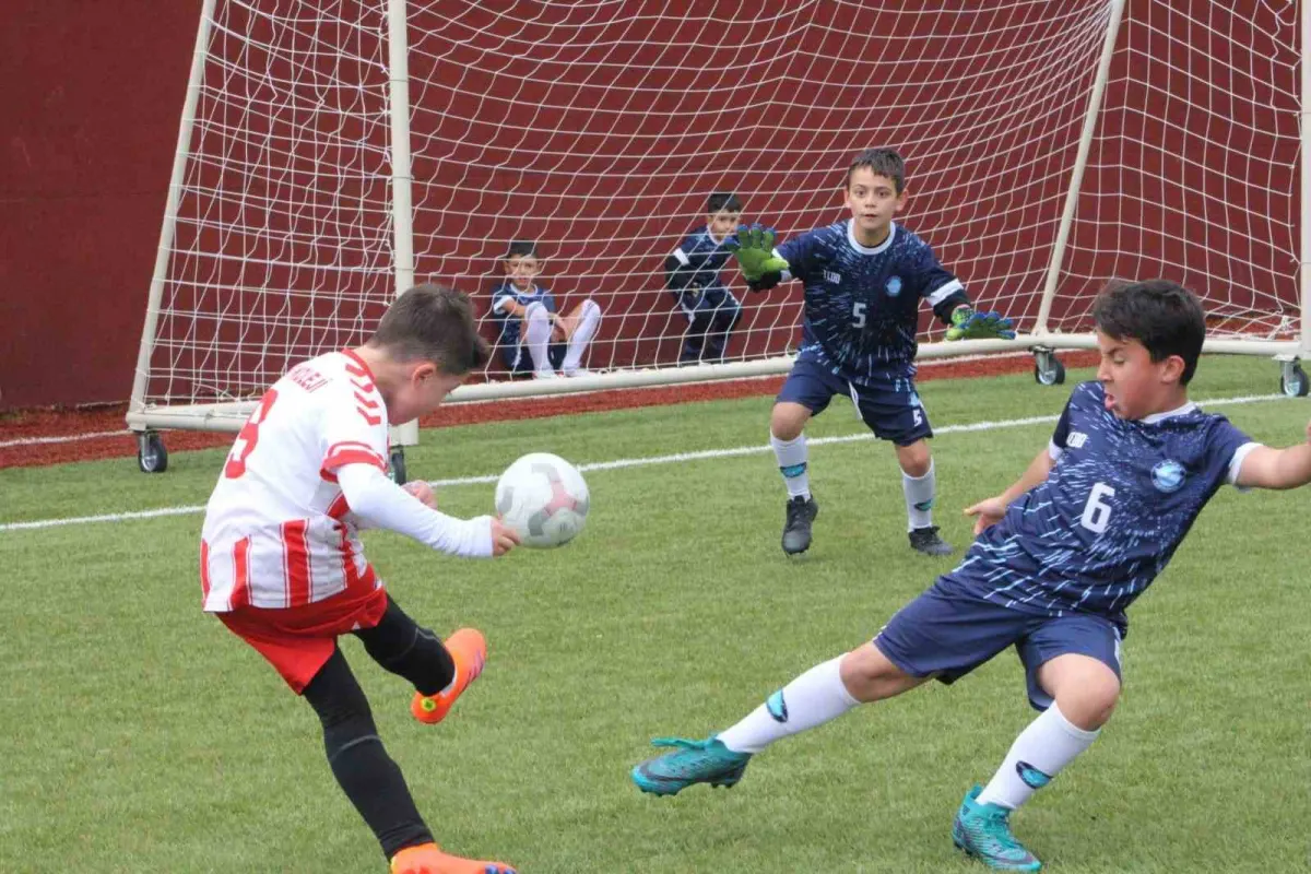 Eskişehir'de 29 Ekim Cumhuriyet Bayramı futbol müsabakaları tamamlandı 2