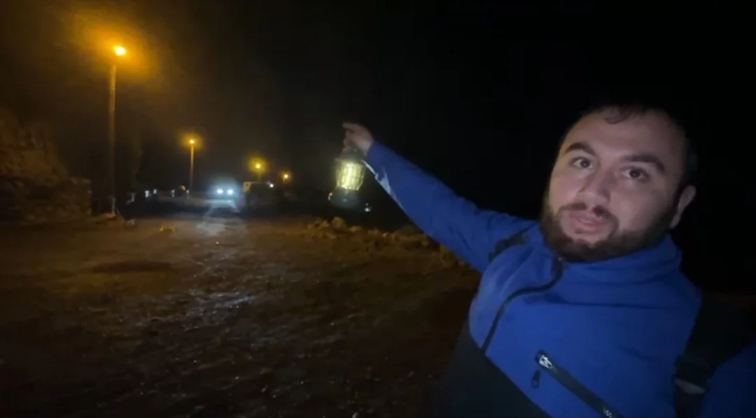 Amasra'da karavanların bulunduğu yola dev kayalar düştü 2