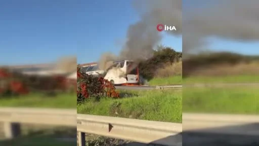 Bayrampaşa’da yolcu otobüsünün arka kısmında yangın meydana geldi